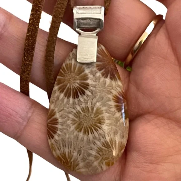 Fossilized coral sterling silver tan suede pendant necklace - Picture 10 of 10